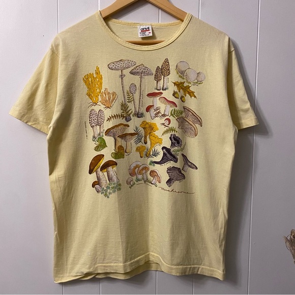 Vintage 1993 Mushroom T-shirt Pale Yellow Mushrooms Anvil Single Stitch USA Rare - Picture 2 of 16